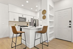 CozySuites Glendale by the stadium with pool 22